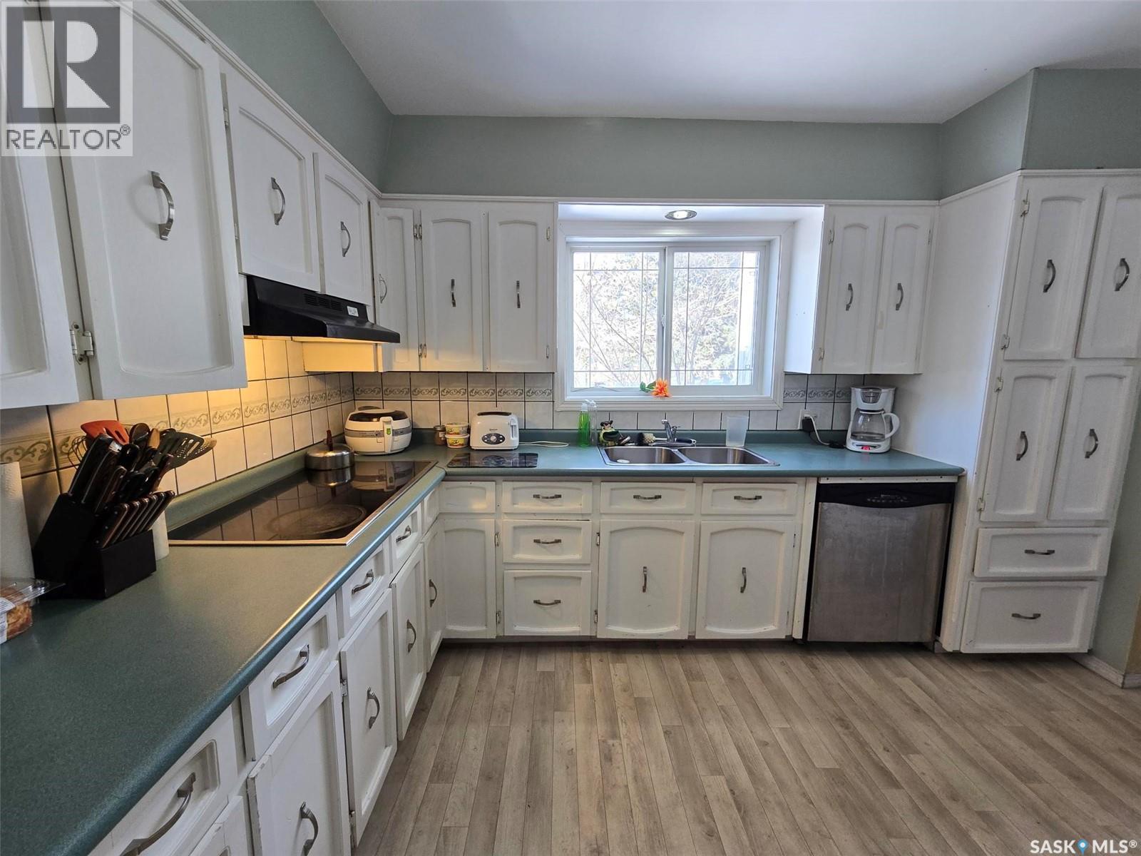 298 7th Avenue, Broadview, Saskatchewan  S0G 0K0 - Photo 7 - SK031491