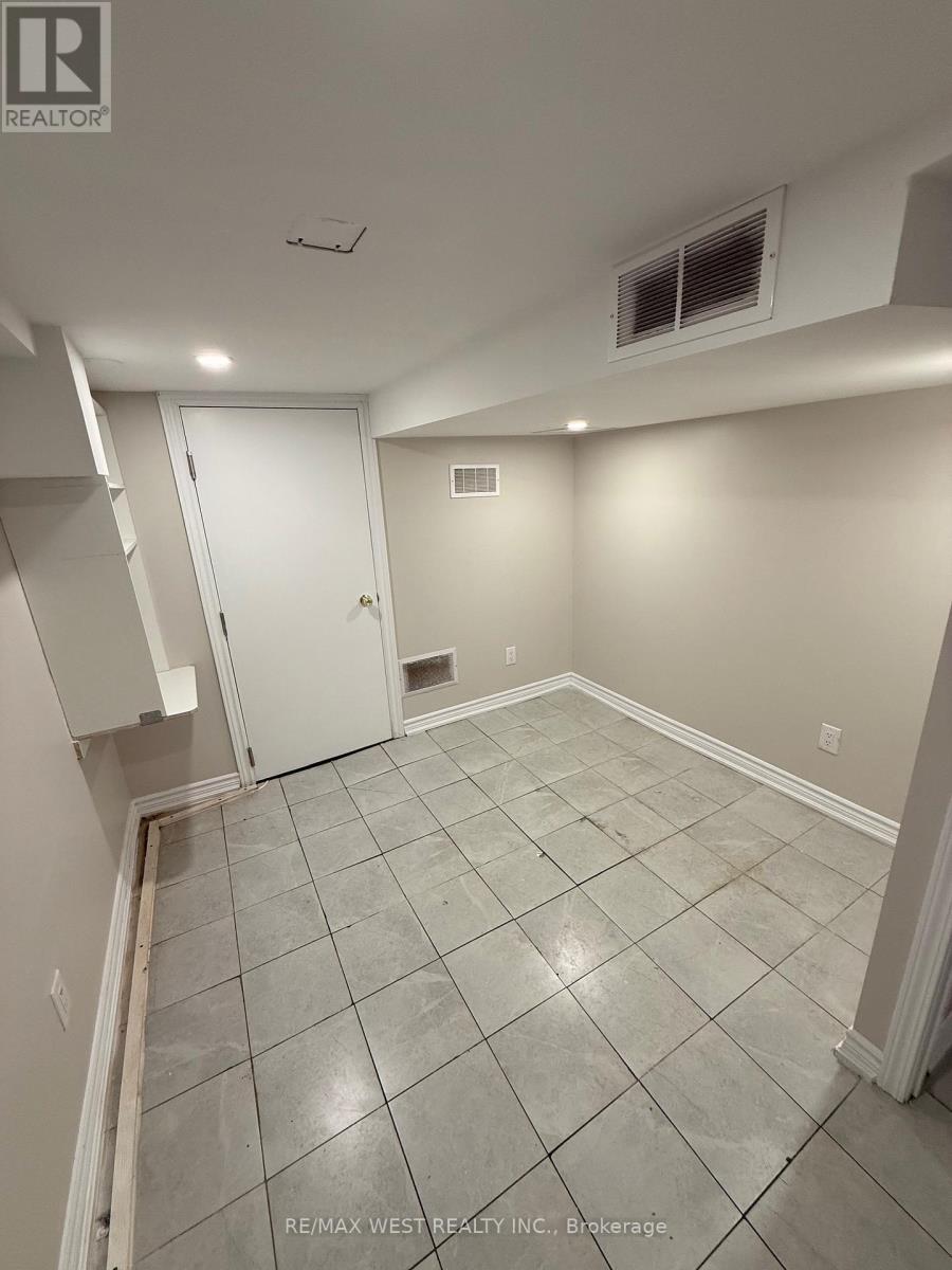 Basement - 6 Byng Avenue, Brampton, Ontario  L6Y 1L1 - Photo 6 - W12832132