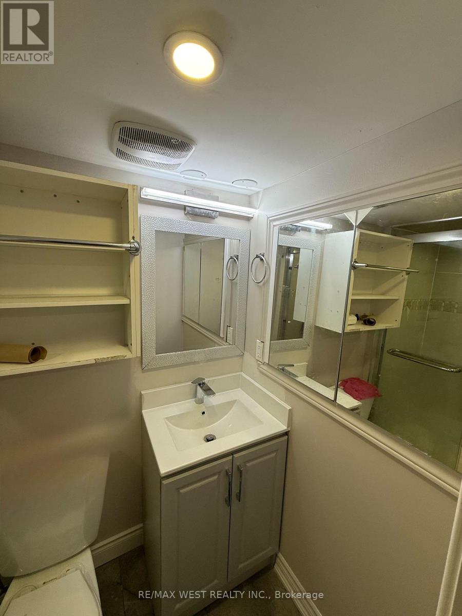 Basement - 6 Byng Avenue, Brampton, Ontario  L6Y 1L1 - Photo 11 - W12832132