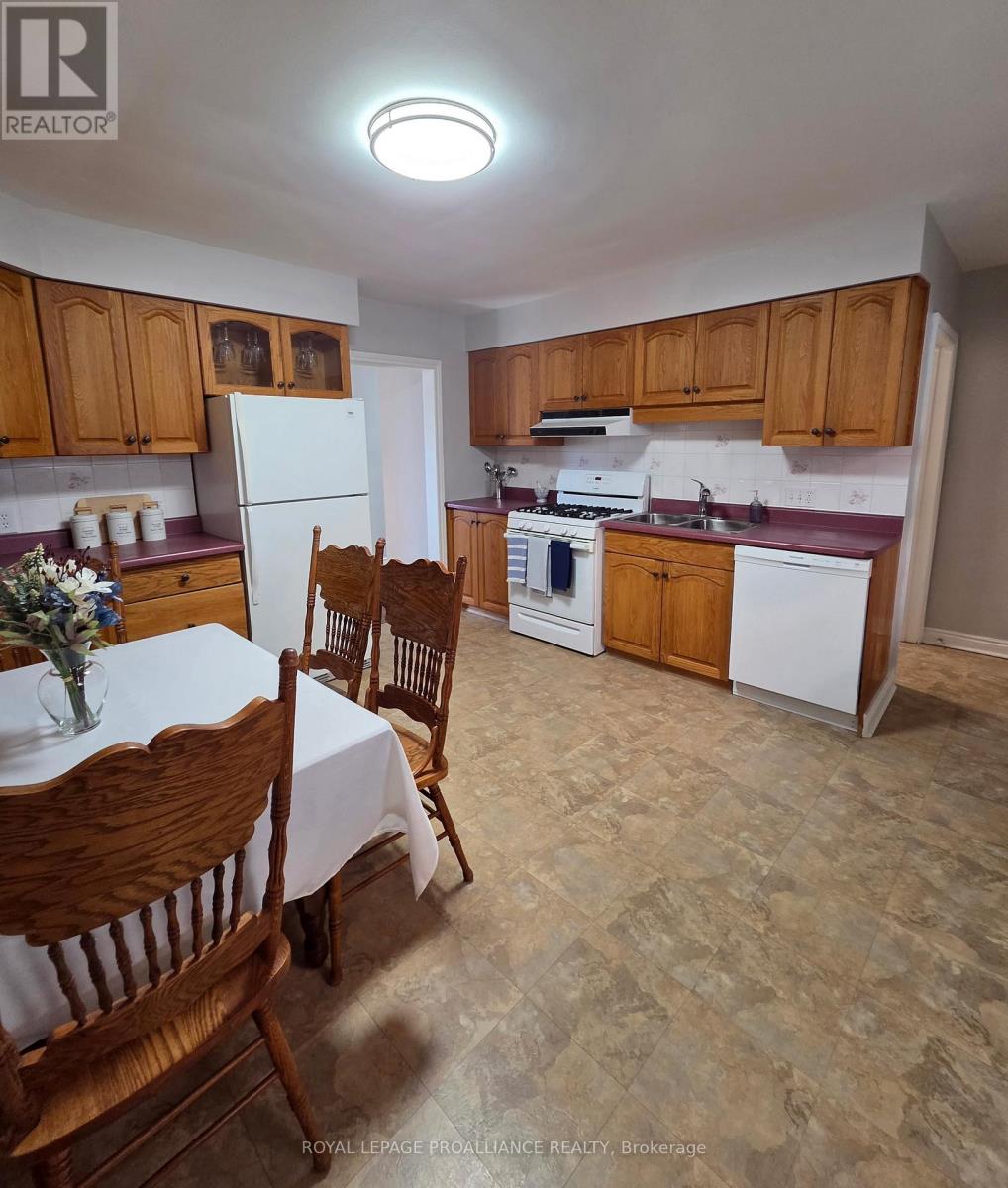 4 Gearin Street, Quinte West, Ontario  K8V 3Y1 - Photo 2 - X12912988