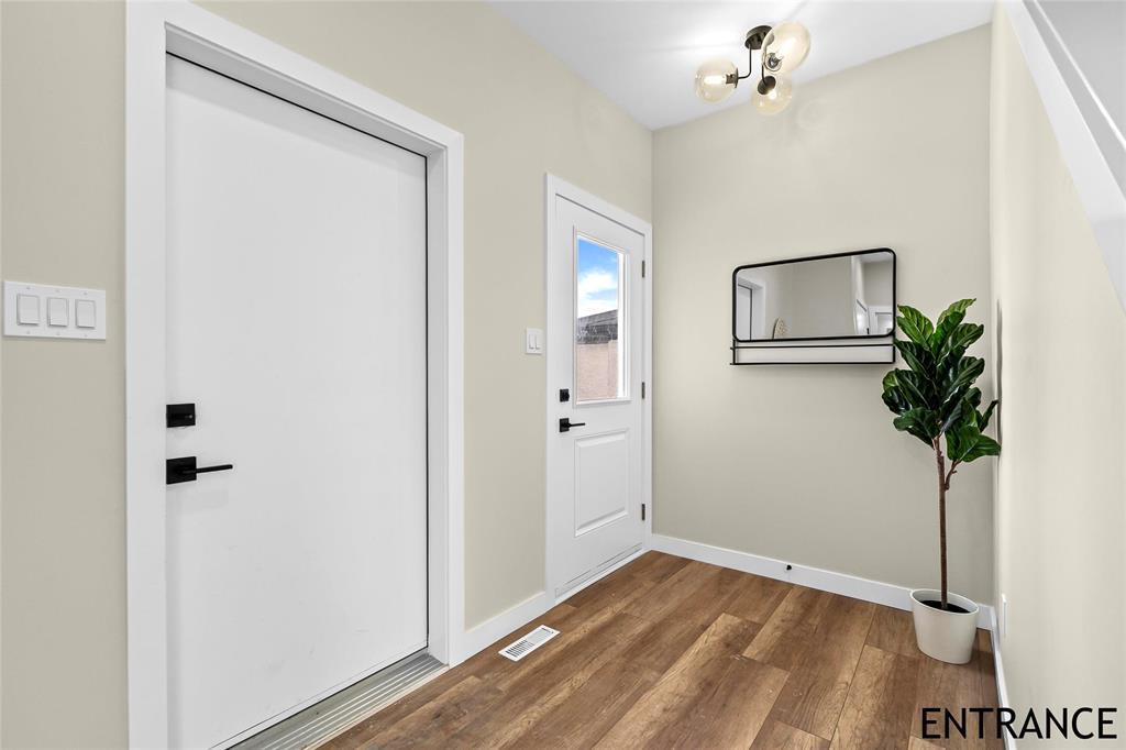 67 King Bay, Selkirk, Manitoba  R1A 4P9 - Photo 3 - 202605580