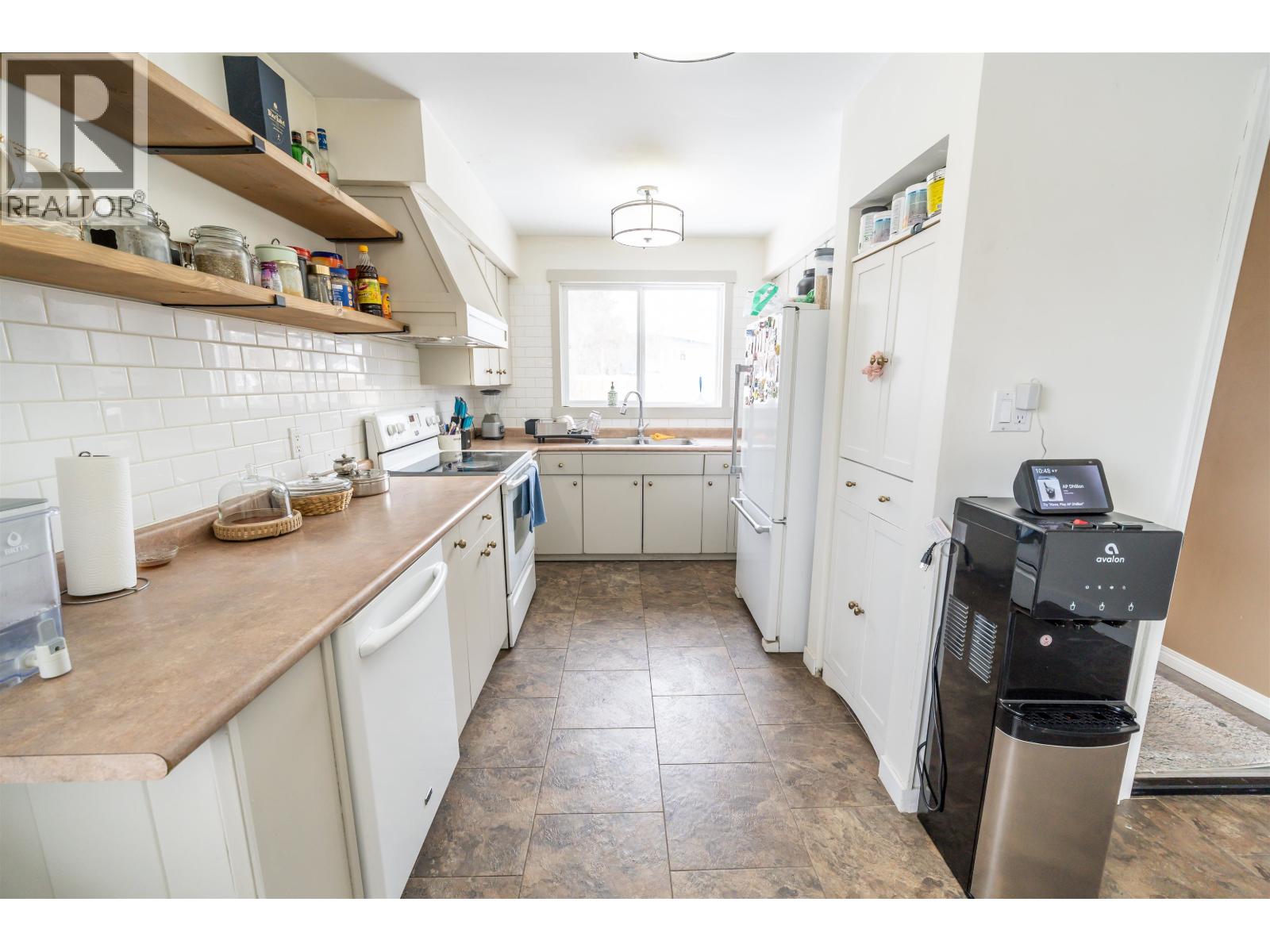 10216 103 Avenue, Fort St. John, British Columbia  V1J 2H8 - Photo 6 - R3104050