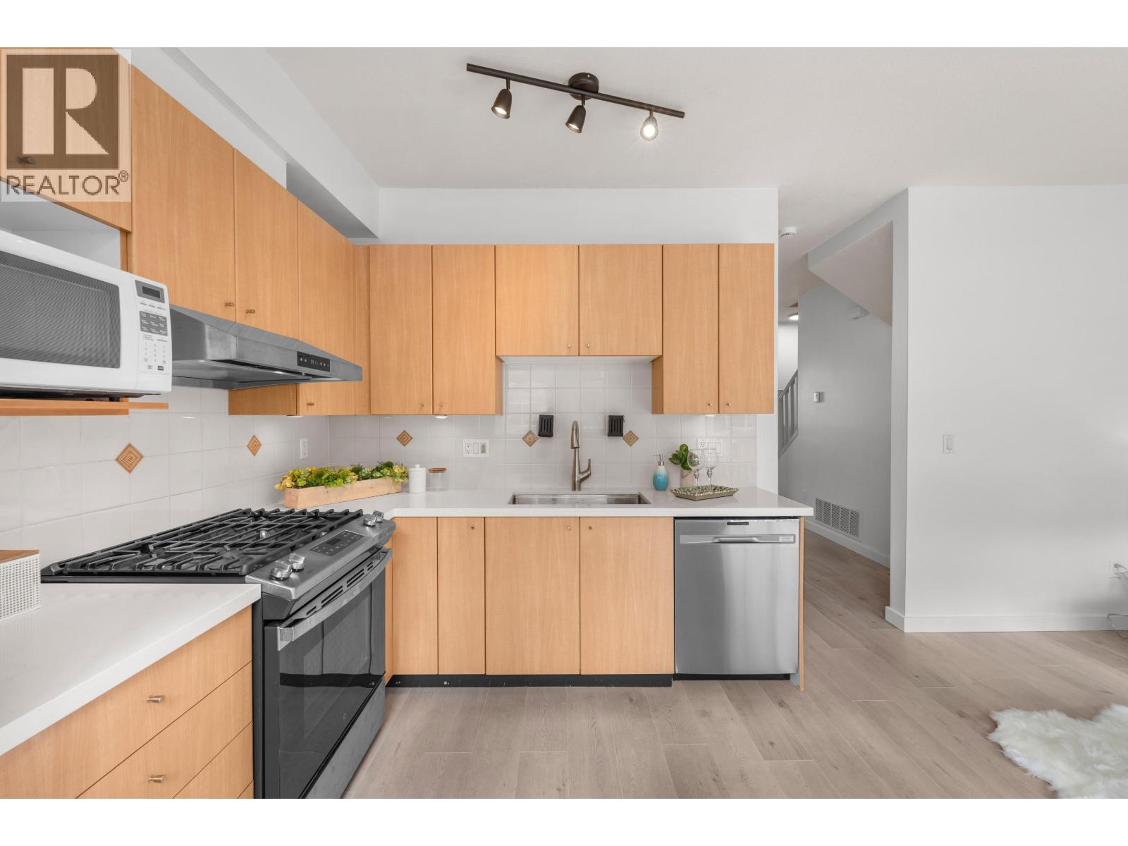 7148 Mont Royal Square, Vancouver, British Columbia  V5S 4X5 - Photo 16 - R3104311