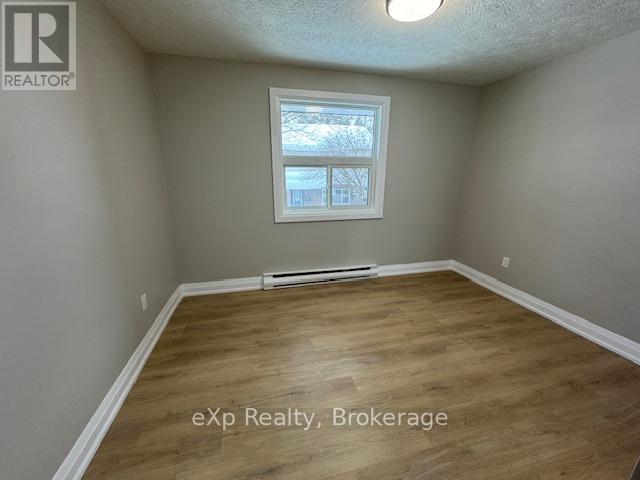 9 - 215 Mcnab Street, Brockton, Ontario  N0G 2V0 - Photo 7 - X12931236