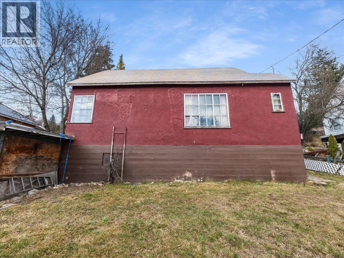 2150 Thompson Avenue, Rossland, British Columbia  V0G 1Y0 - Photo 3 - 10380851