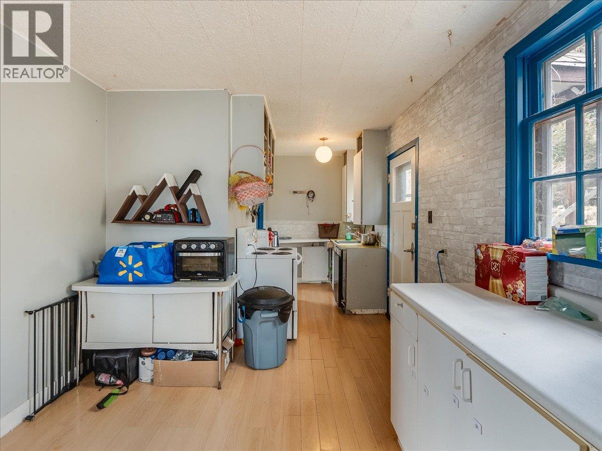 2150 Thompson Avenue, Rossland, British Columbia  V0G 1Y0 - Photo 10 - 10380851