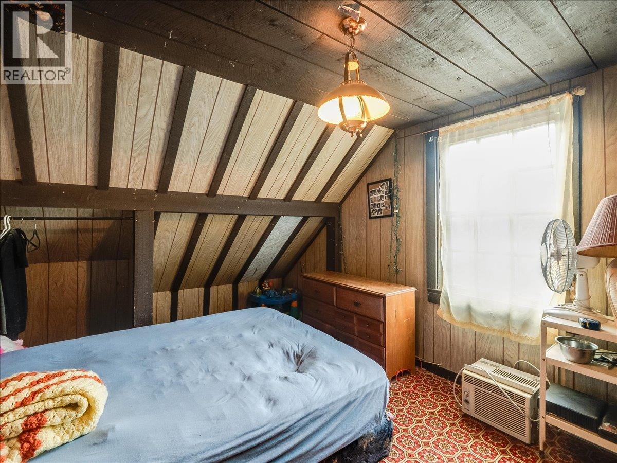 2150 Thompson Avenue, Rossland, British Columbia  V0G 1Y0 - Photo 19 - 10380851