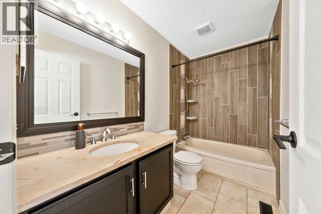 100 Woodfield Green Sw, Calgary, Alberta  T2W 3T9 - Photo 23 - A2296479