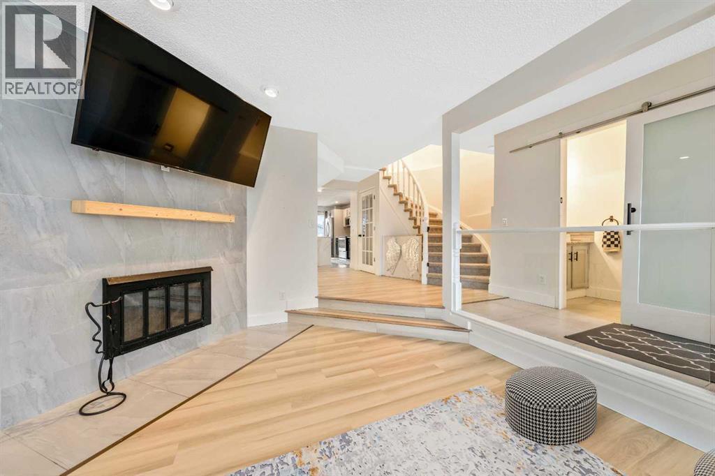 100 Woodfield Green Sw, Calgary, Alberta  T2W 3T9 - Photo 6 - A2296479