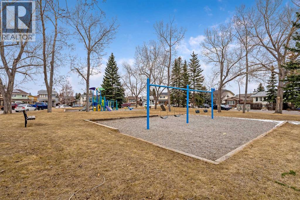 100 Woodfield Green Sw, Calgary, Alberta  T2W 3T9 - Photo 35 - A2296479