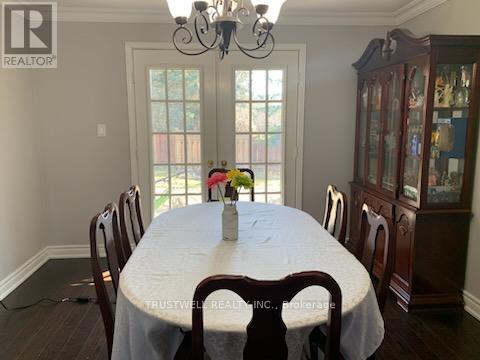 82 Ferndell Circle, Markham, Ontario  L3R 3Y8 - Photo 3 - N12931232