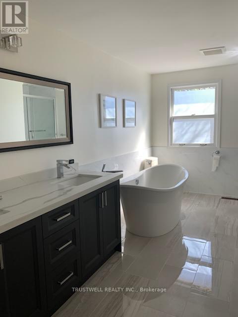 82 Ferndell Circle, Markham, Ontario  L3R 3Y8 - Photo 6 - N12931232