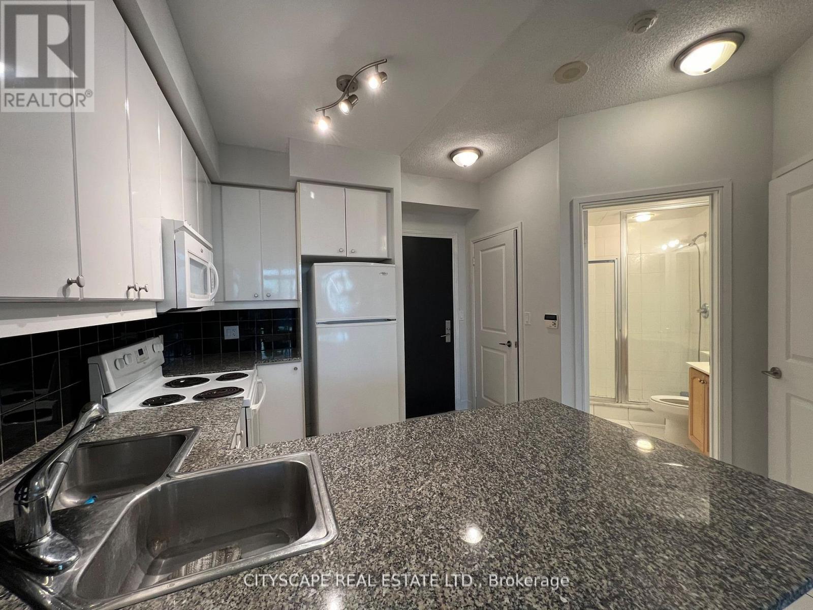 510 - 80 Absolute Avenue, Mississauga (City Centre), Ontario  L4Z 0A5 - Photo 2 - W12931192