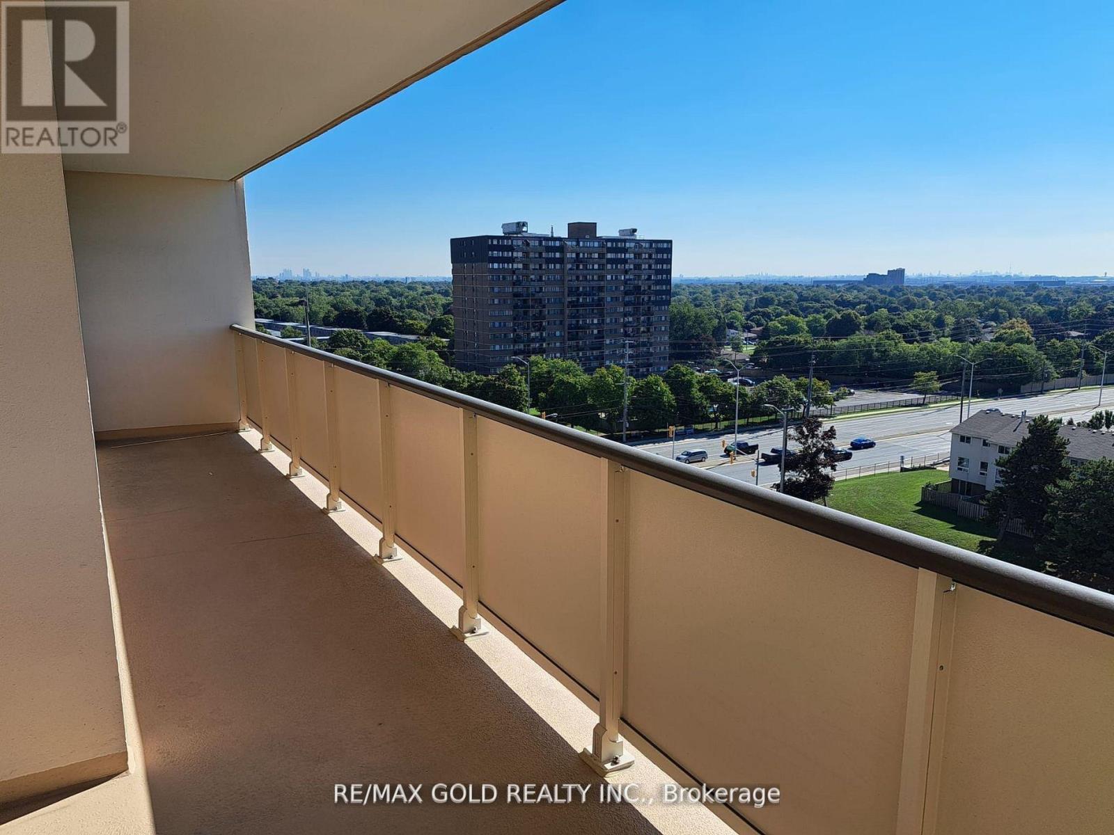 911 - 3 Lisa Street, Brampton (Queen Street Corridor), Ontario  L6T 4A2 - Photo 7 - W12931194