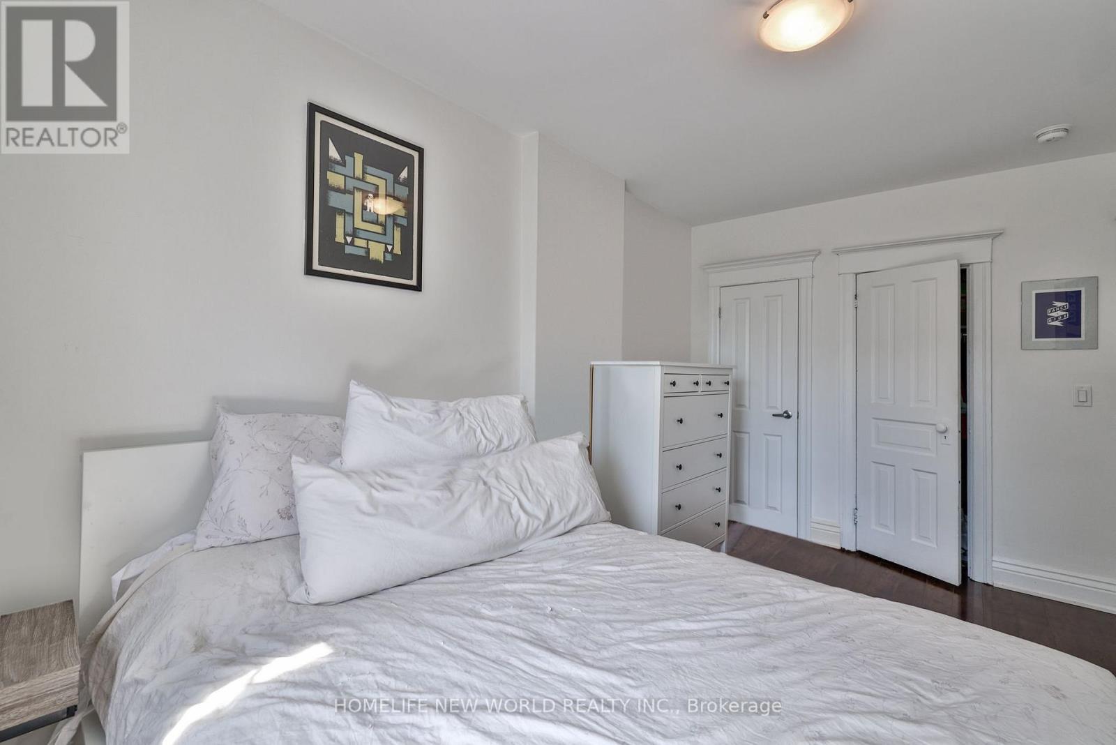 Upper - 3 Roblocke Avenue, Toronto (Dovercourt-Wallace Emerson-Junction), Ontario  M6G 3R6 - Photo 6 - W12931204