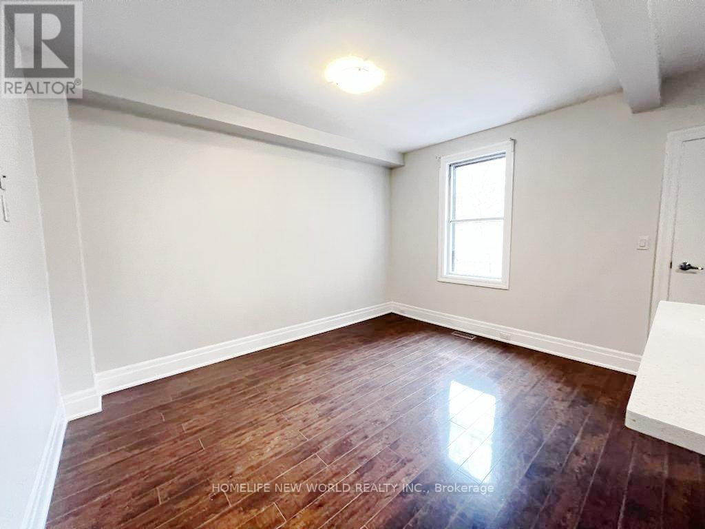 Main - 3 Roblocke Avenue, Toronto (Dovercourt-Wallace Emerson-Junction), Ontario  M6G 3R6 - Photo 4 - W12931208