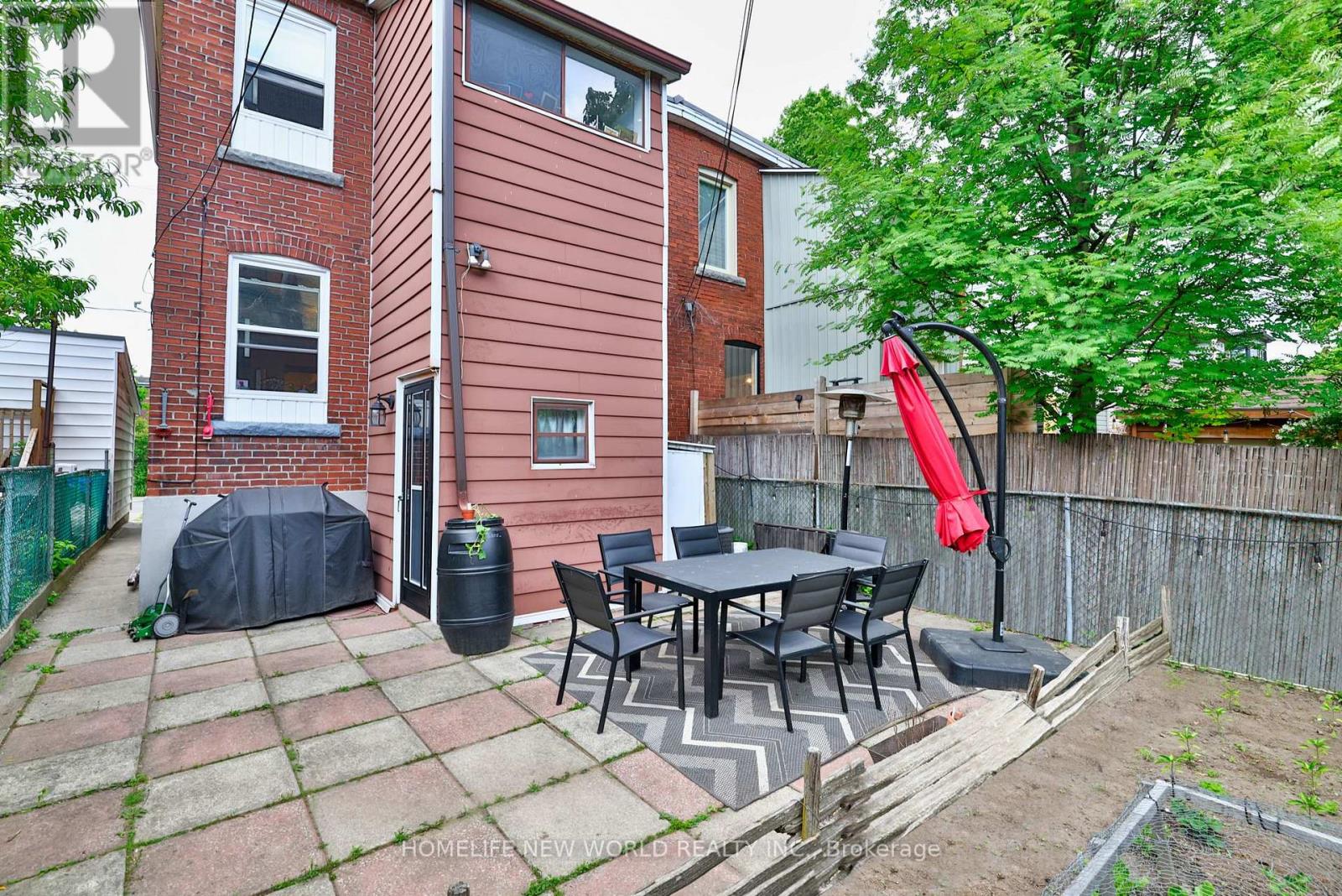 Main - 3 Roblocke Avenue, Toronto (Dovercourt-Wallace Emerson-Junction), Ontario  M6G 3R6 - Photo 9 - W12931208