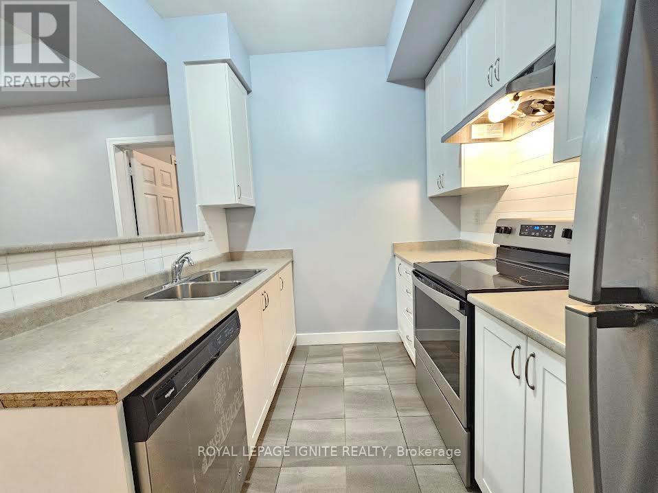 333 - 250 Sunny Meadow Boulevard, Brampton (Sandringham-Wellington), Ontario  L6R 3Y7 - Photo 2 - W12931210