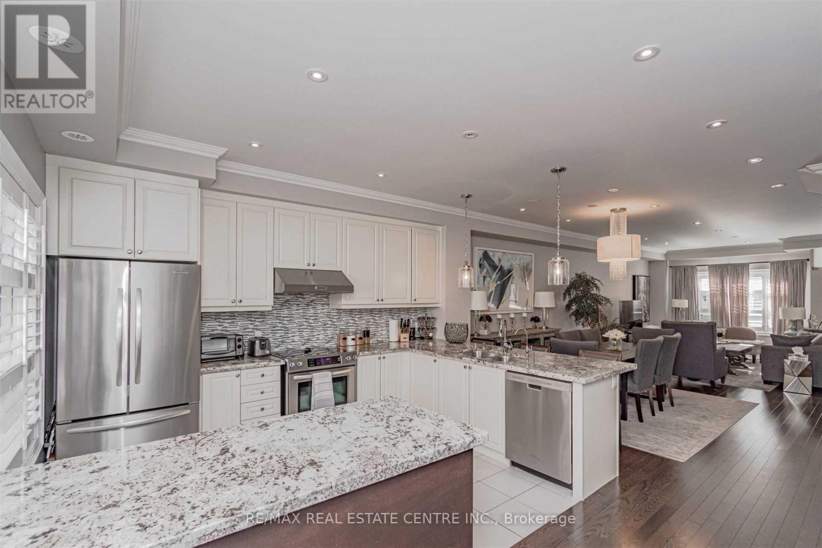 30 - 2460 Prince Michael Drive, Oakville, Ontario  L6H 0G8 - Photo 6 - W12931214