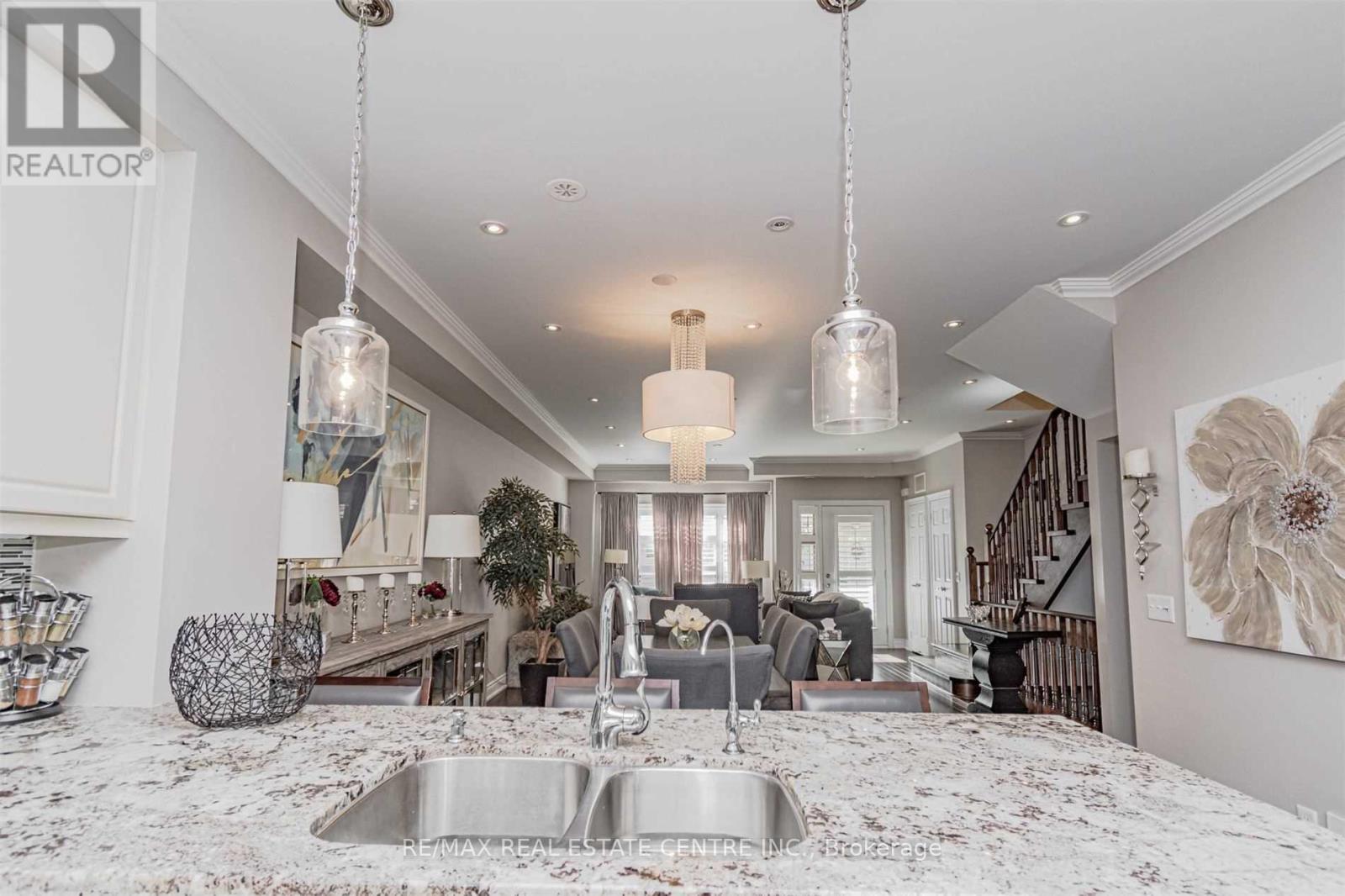 30 - 2460 Prince Michael Drive, Oakville, Ontario  L6H 0G8 - Photo 8 - W12931214