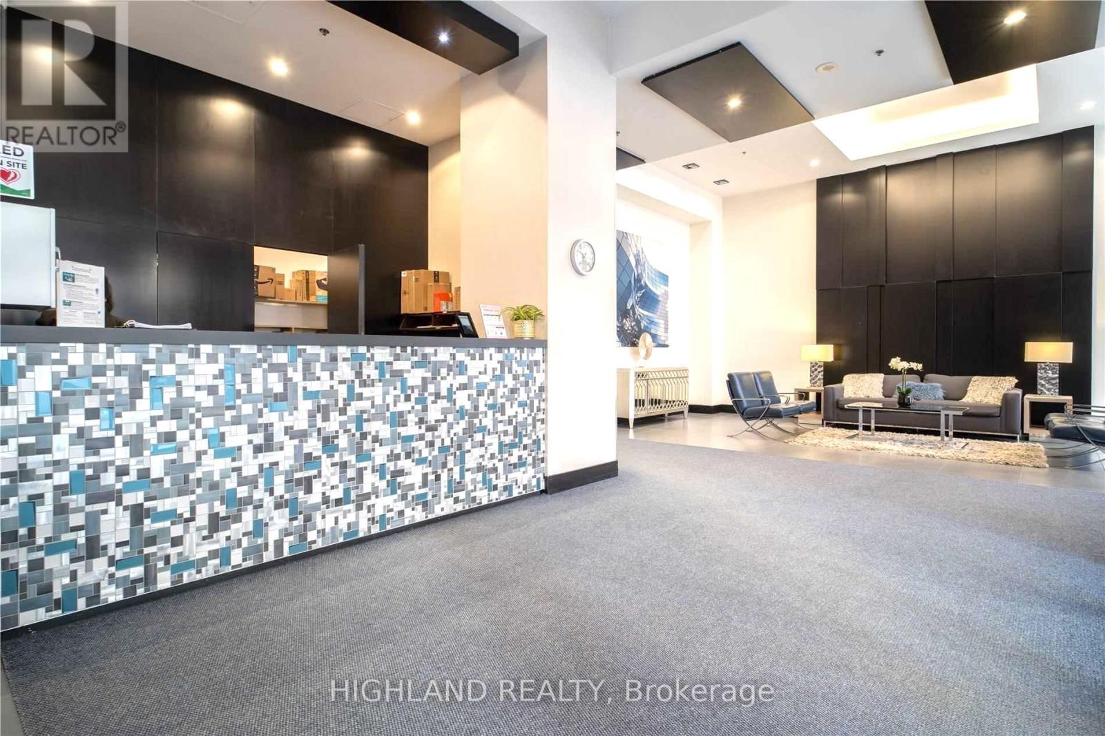 1206 - 4070 Confederation Parkway, Mississauga (City Centre), Ontario  L5B 0E9 - Photo 2 - W12931238