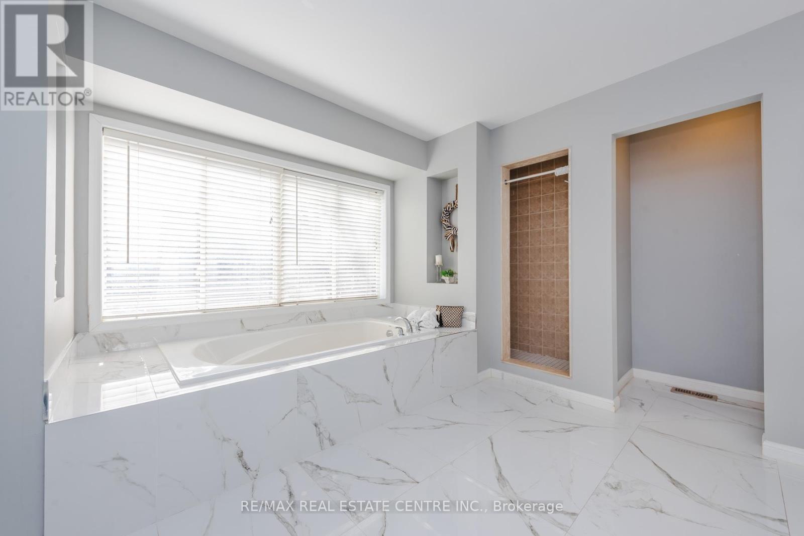 920 Bessy Trail, Milton, Ontario  L9T 0H2 - Photo 20 - W12931262