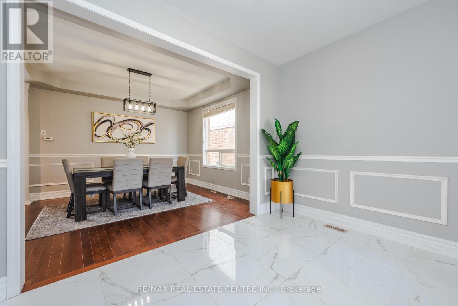 920 Bessy Trail, Milton, Ontario  L9T 0H2 - Photo 6 - W12931262