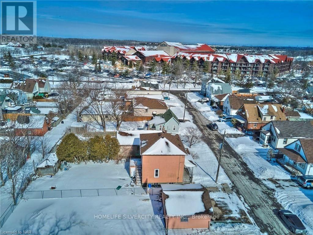 4129 Dyson Avenue, Niagara Falls, Ontario  L2E 3L6 - Photo 4 - X12931216