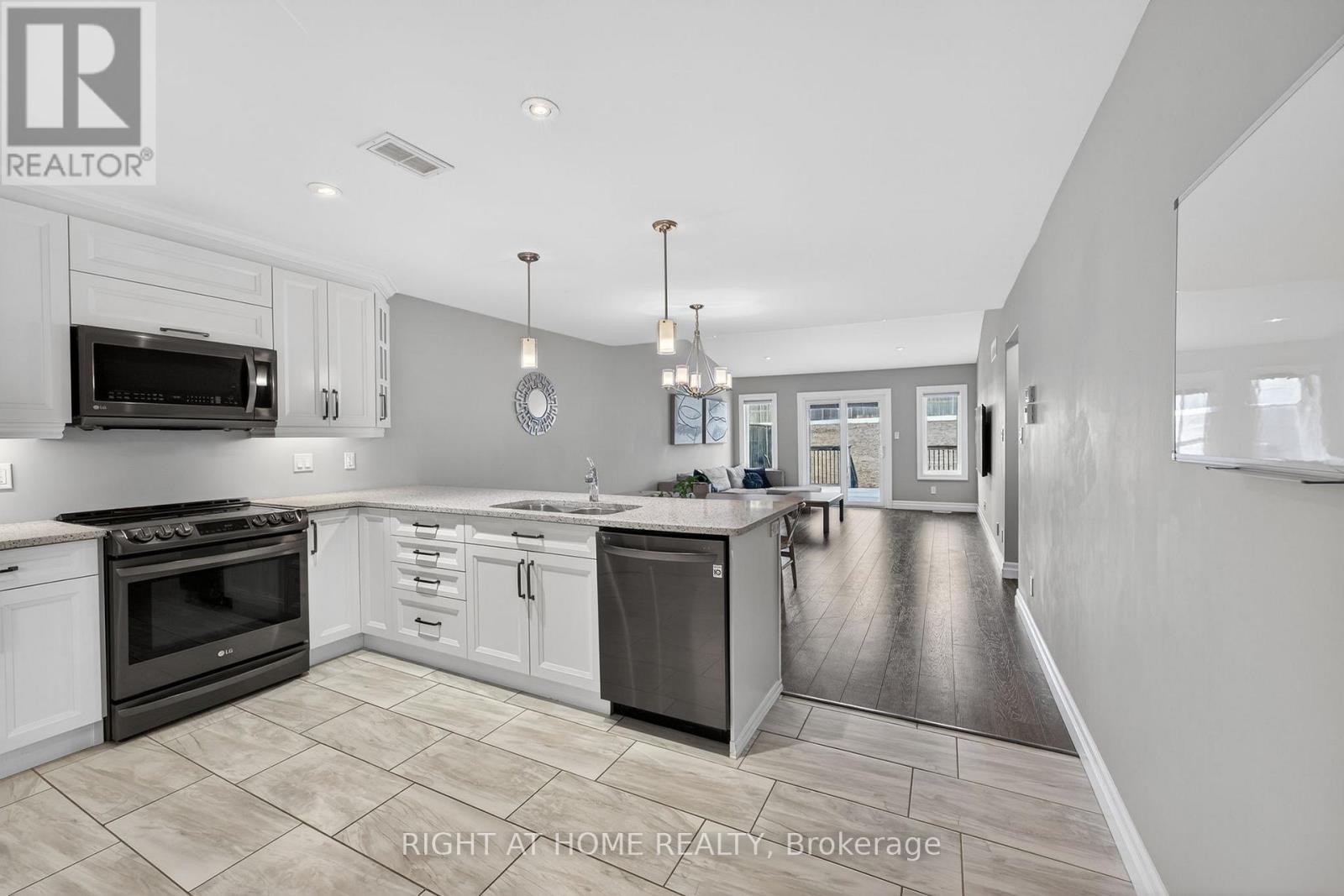 107 Aspen Drive, Quinte West, Ontario  K8V 0E2 - Photo 5 - X12931244