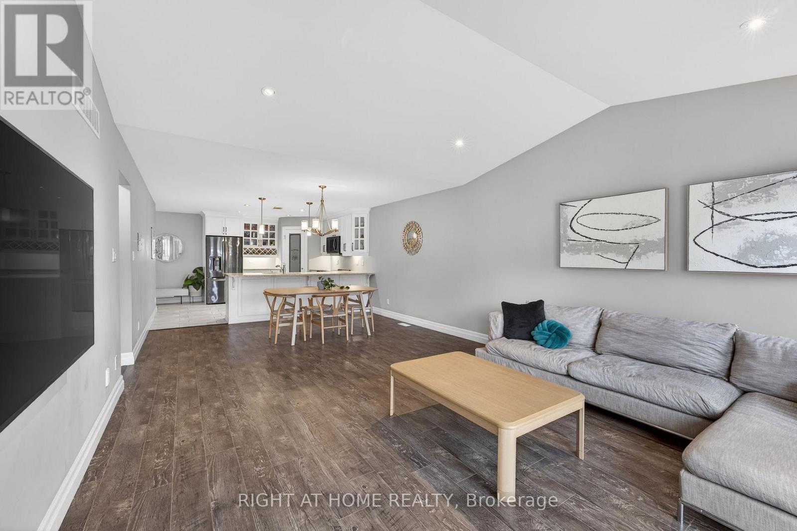 107 Aspen Drive, Quinte West, Ontario  K8V 0E2 - Photo 8 - X12931244