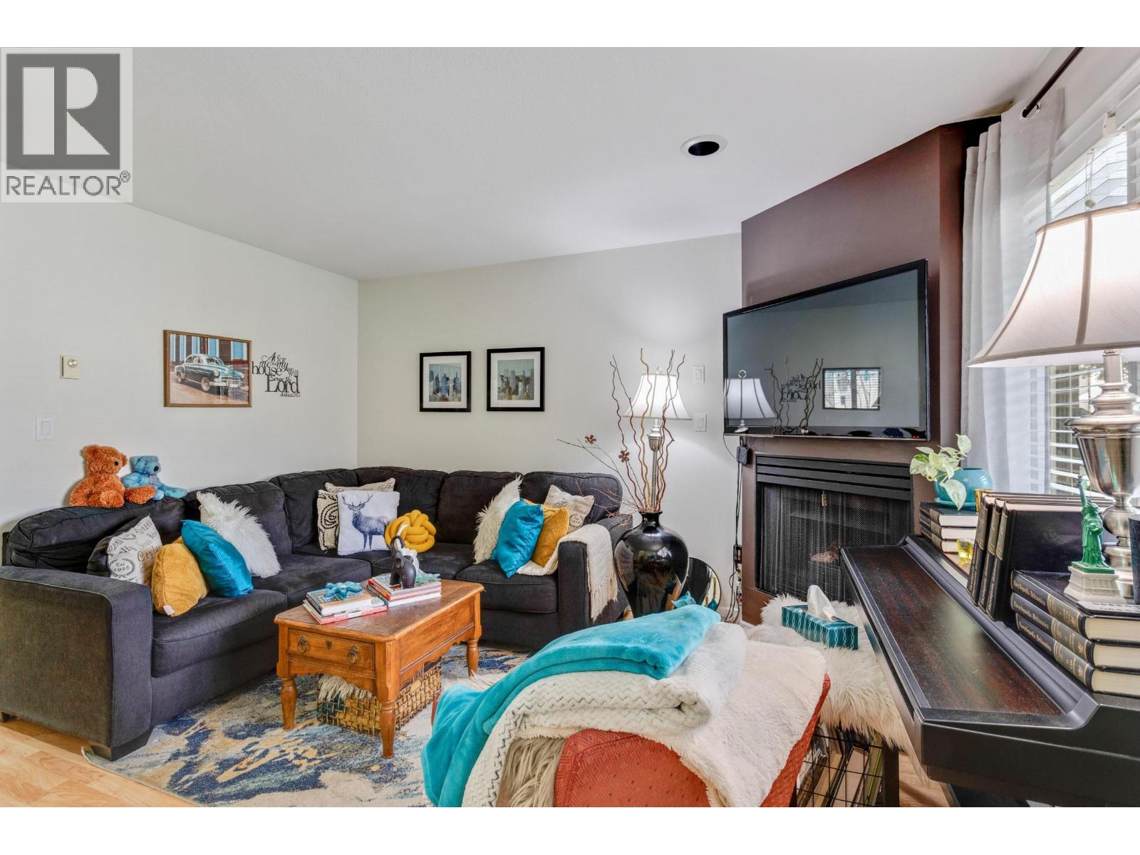 205 1518 Bowser Avenue, North Vancouver, British Columbia  V7P 2Y3 - Photo 8 - R3104353