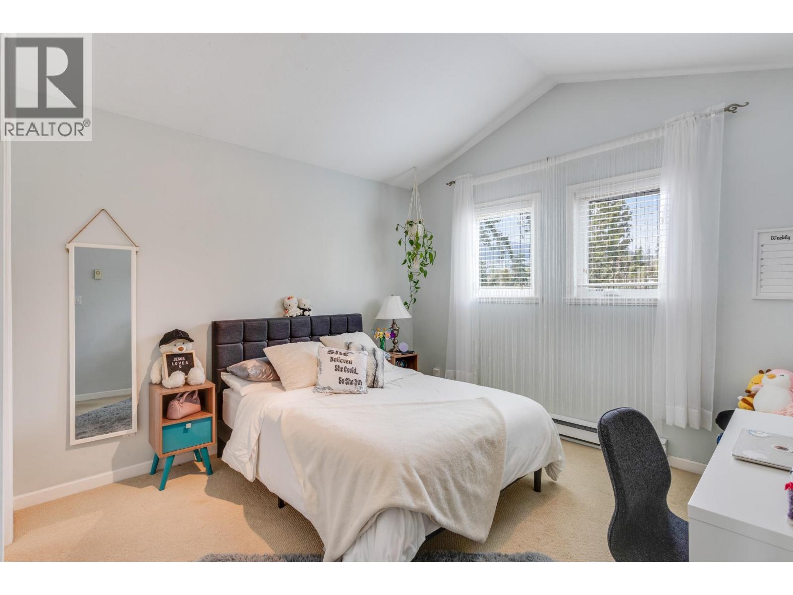 205 1518 Bowser Avenue, North Vancouver, British Columbia  V7P 2Y3 - Photo 4 - R3104353