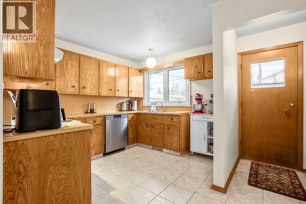 5711 Dalmead Crescent Nw, Calgary, Alberta  T3A 1E7 - Photo 12 - A2295983