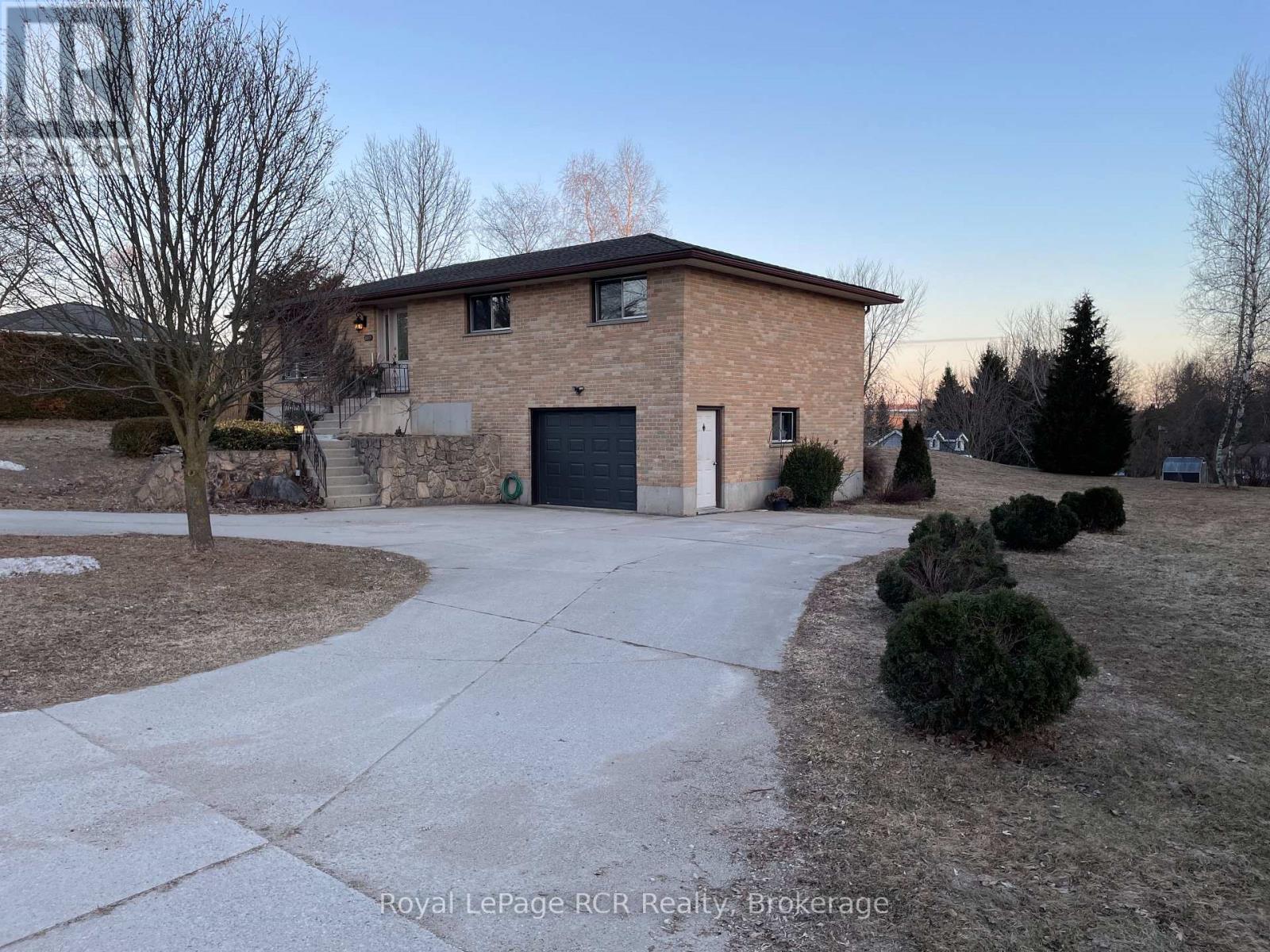 1003 Victoria Street, West Grey, Ontario  N0G 1C0 - Photo 3 - X12889374