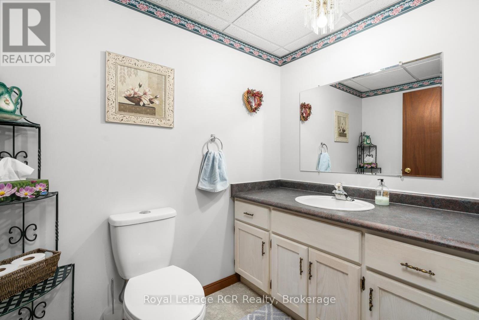 1003 Victoria Street, West Grey, Ontario  N0G 1C0 - Photo 34 - X12889374