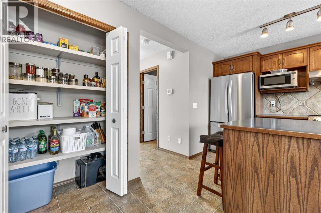 57 Everridge Way SW, Calgary, Alberta  T2Y 4S7 - Photo 17 - A2296795