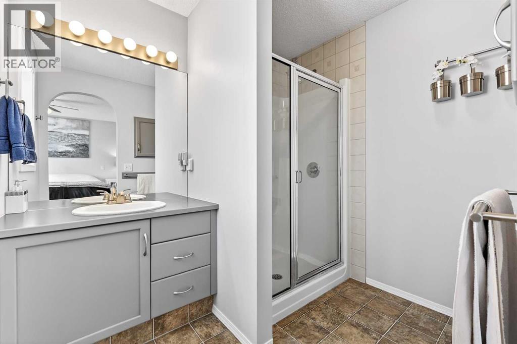 57 Everridge Way SW, Calgary, Alberta  T2Y 4S7 - Photo 24 - A2296795