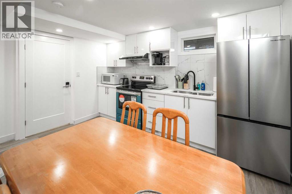 4216 Brisebois Drive Nw, Calgary, Alberta  T2L 2E7 - Photo 10 - A2291244