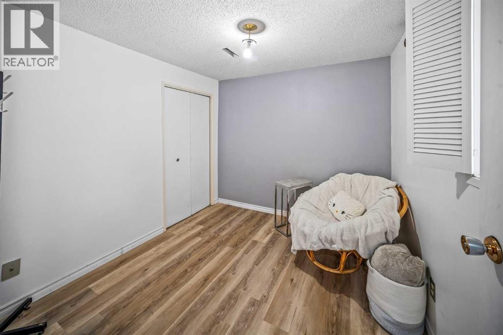 408 Queen Charlotte Drive SE, Calgary, Alberta  T2J 4H3 - Photo 21 - A2296570