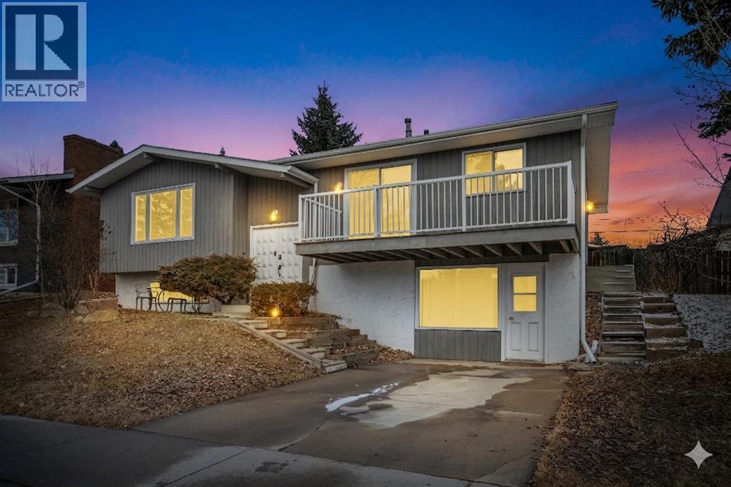 408 Queen Charlotte Drive SE, Calgary, Alberta  T2J 4H3 - Photo 2 - A2296570