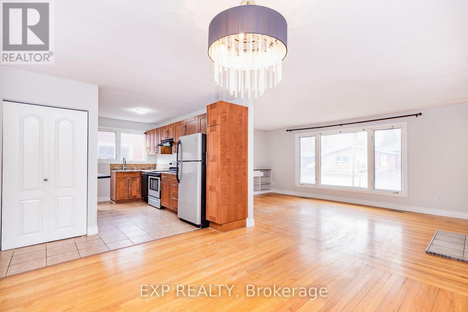 1272 Maitland Avenue, Ottawa, Ontario  K2C 2C6 - Photo 8 - X12931270