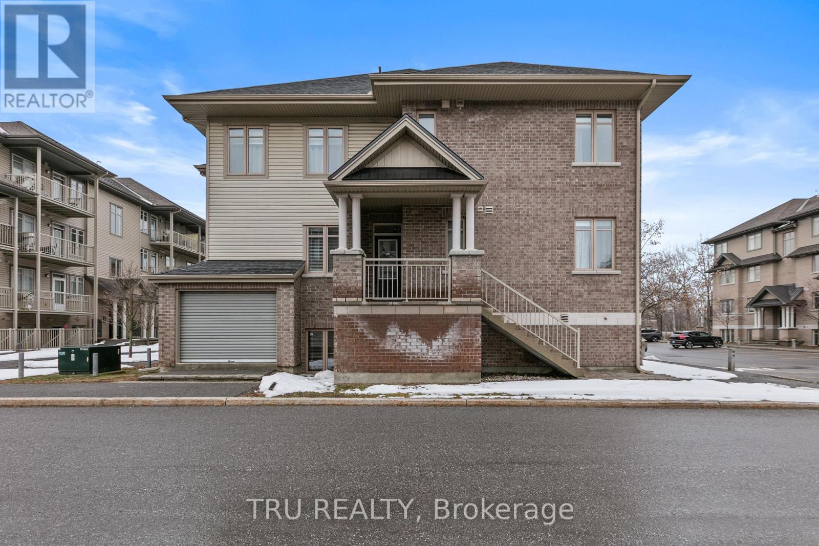 28 Tadley Private, Ottawa, Ontario  K2J 2T3 - Photo 4 - X12931272