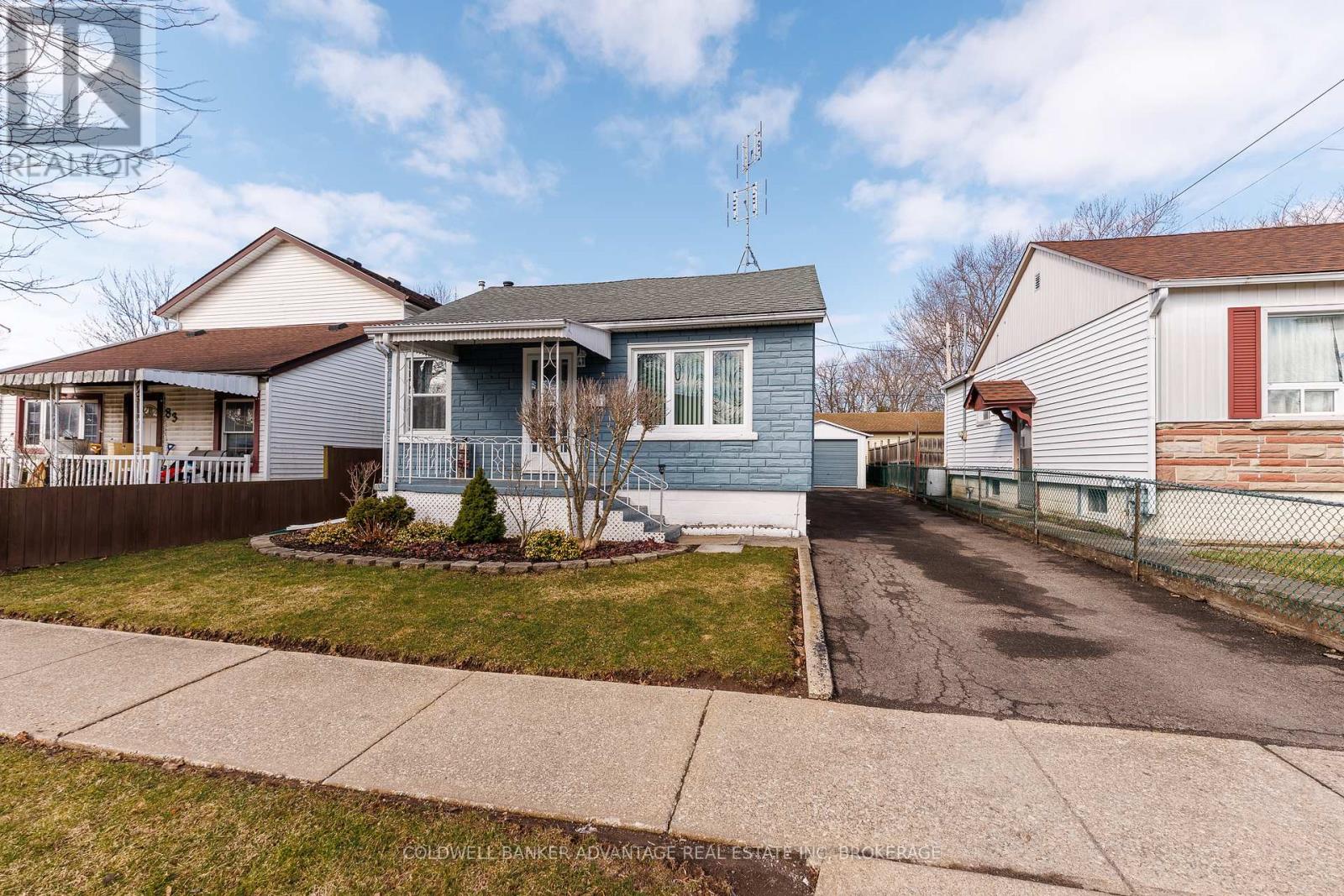 79 Dunkirk Road, Welland, Ontario  L3B 2N7 - Photo 2 - X12931290