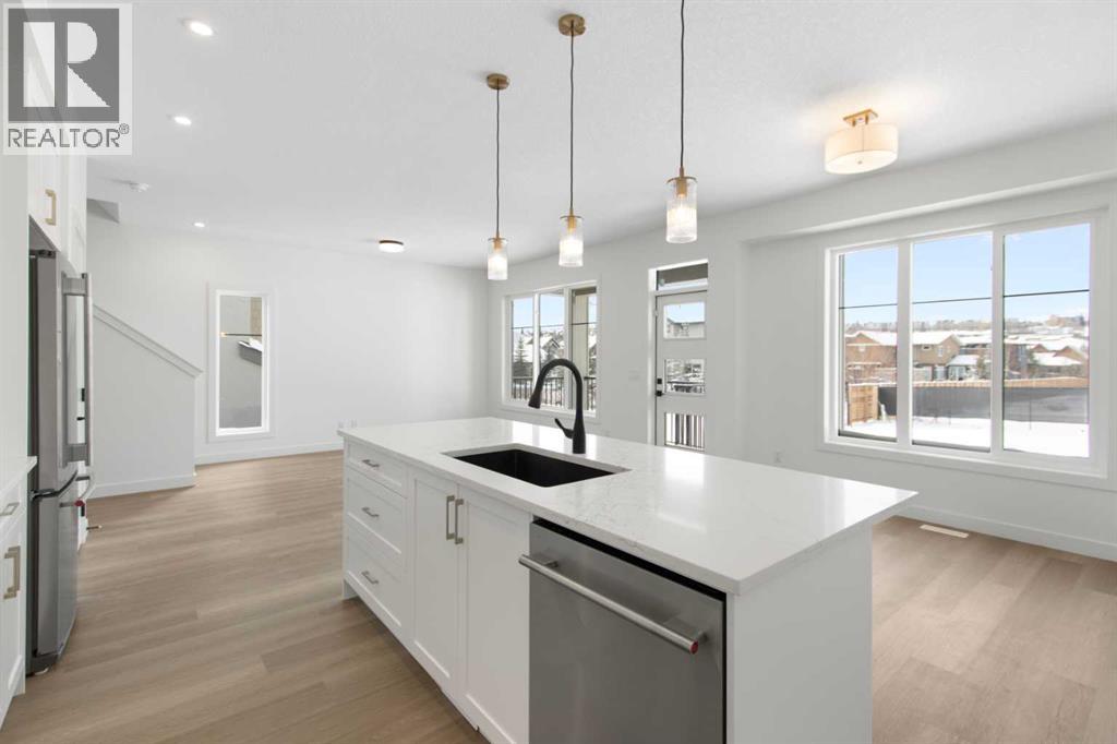 2235 81st Street Sw, Calgary, Alberta  T3H 6M4 - Photo 4 - A2296815