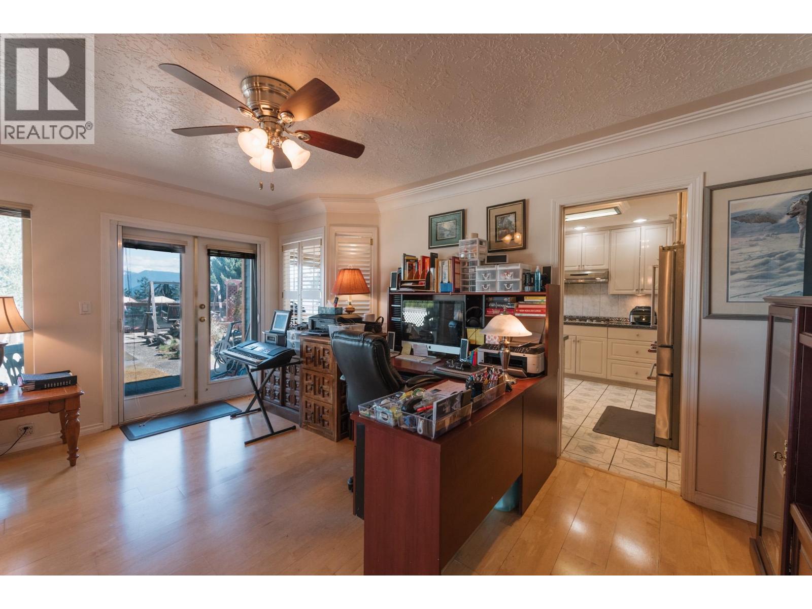 1205 St Andrews Road, Gibsons, British Columbia  V0N 1V1 - Photo 11 - R3104480