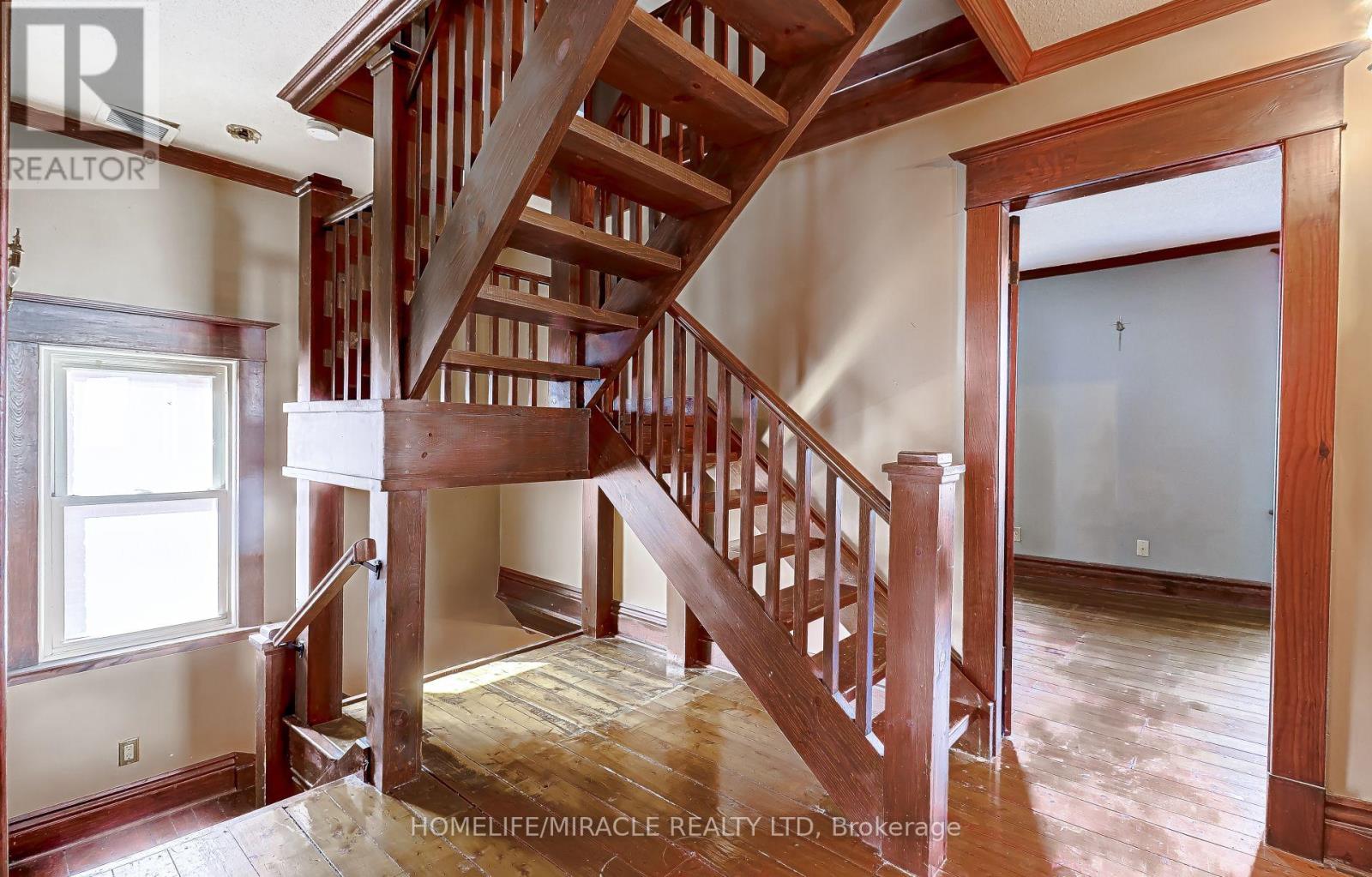 8243 Kipling Avenue, Vaughan, Ontario  L4L 2A5 - Photo 16 - N12929498