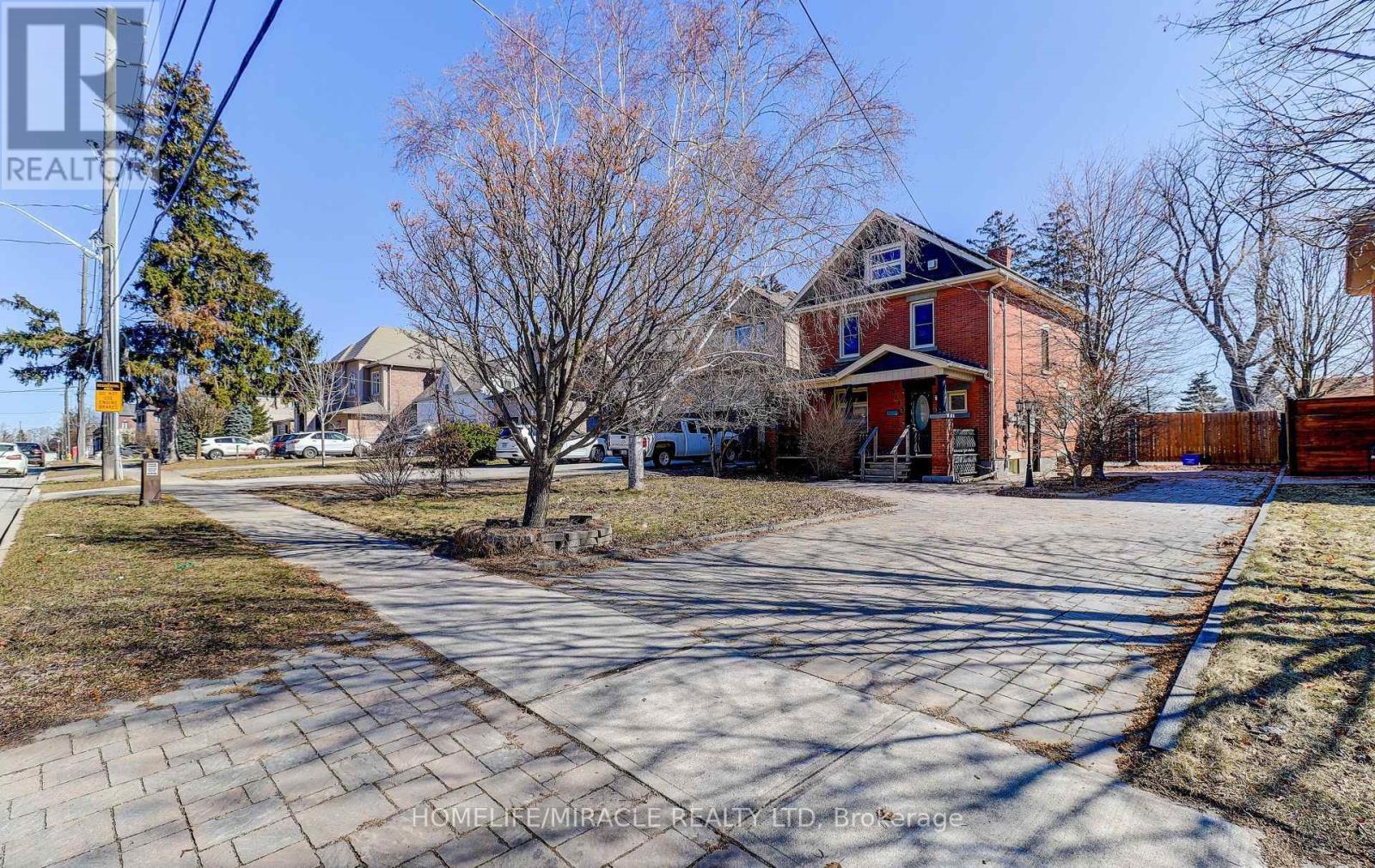 8243 Kipling Avenue, Vaughan, Ontario  L4L 2A5 - Photo 2 - N12929498