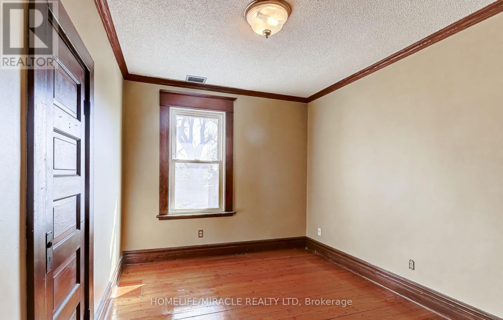 8243 Kipling Avenue, Vaughan, Ontario  L4L 2A5 - Photo 13 - N12929498