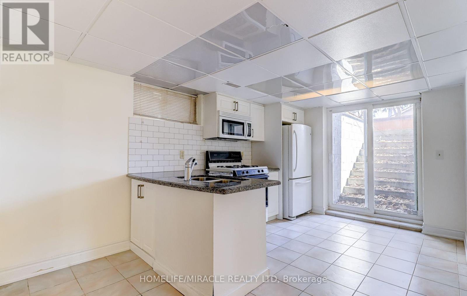 8243 Kipling Avenue, Vaughan, Ontario  L4L 2A5 - Photo 20 - N12929498