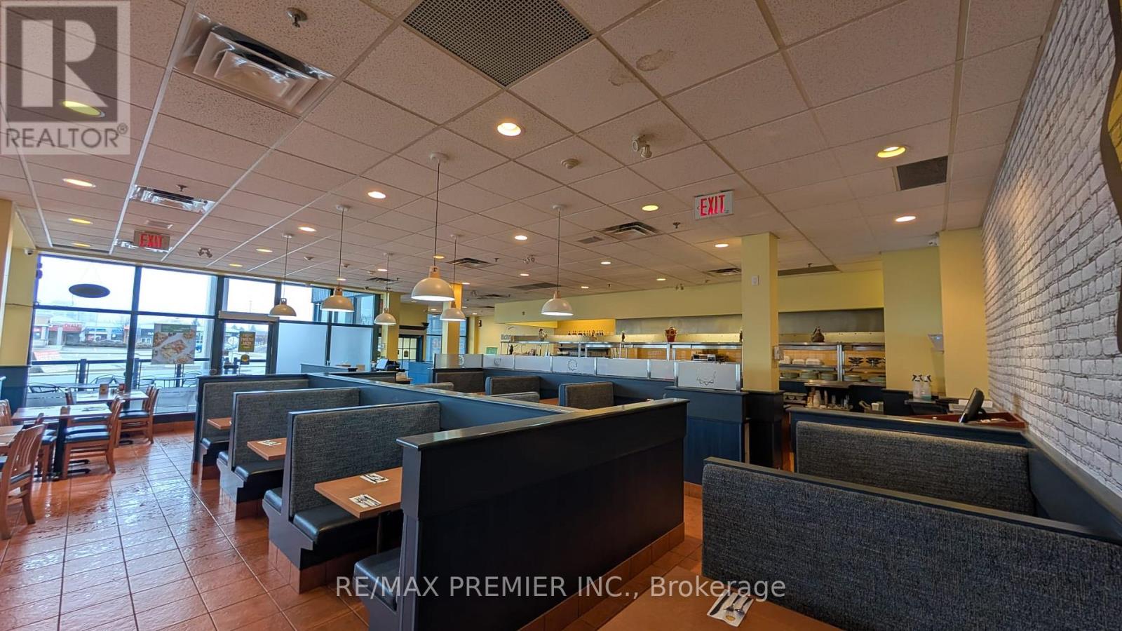 46/47 - 10909 Yonge Street N, Richmond Hill, Ontario  L4C 3E3 - Photo 4 - N12931292